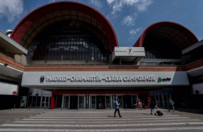 ep archivo   una de las puertas de la estacion de chamartin