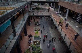 ep archivo   varias personas realizan compras en el centro comercial la maquinista en barcelona