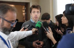ep el diputado de mas pais inigo errejon atiende a los medios de comunicacion tras la reunion de la