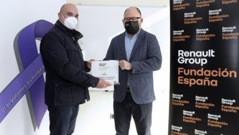 El director de la Fundación Renault Group España en su visita a Afala, una de las tres asociaciones premiadas en el concurso '¿Colaboras con una ONG?' | FUNDACIÓN RENAULT ep el director de la fundacion renault group espana en su visita a afala una de las tres
