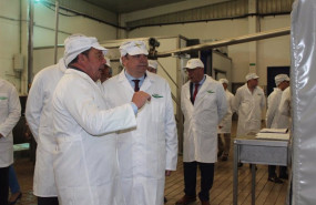 ep el ministro de agricultura luis planas en la visita realizada a la sede de la cooperativa