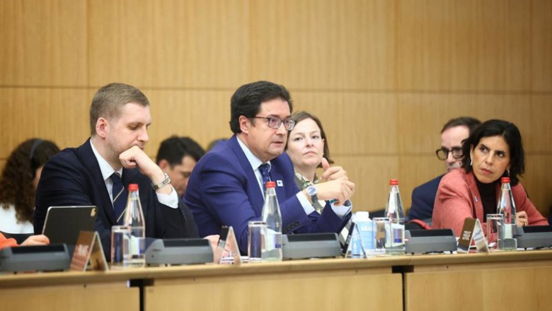 ep el ministro para la transformacion digital y de funcion publica oscar lopez en la reunion