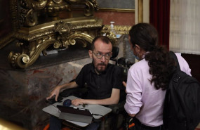 ep el portavoz de unidas podemos en el congreso pablo echenique habla con el vicepresidente segundo