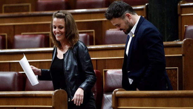 ep el portavoz parlamentario de erc gabriel rufian y la diputada de la cup mireia vehi i durante una