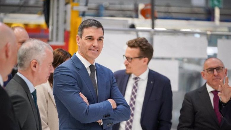 El presidente del Gobierno, Pedro Sánchez, durante una visita a la planta de Mercedes Vitoria, a 25 de marzo de 2024, en Vitoria-Gasteiz | Iñaki Berasaluce - Europa Press ep el presidente del gobierno pedro sanchez durante una visita a la planta de mercedes vitoria a 25