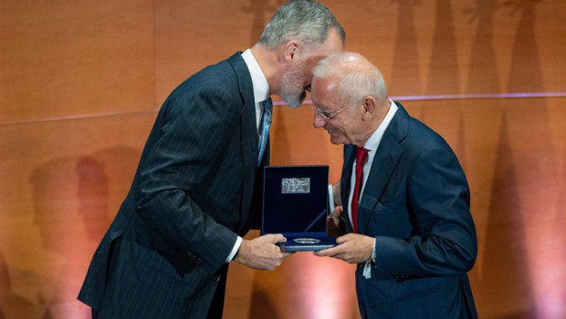 ep el rey felipe vi i entrega el viii premio reino de espana a la trayectoria empresarial iese al ep el rey felipe vi i entrega el viii premio reino de espana a la trayectoria empresarial iese al