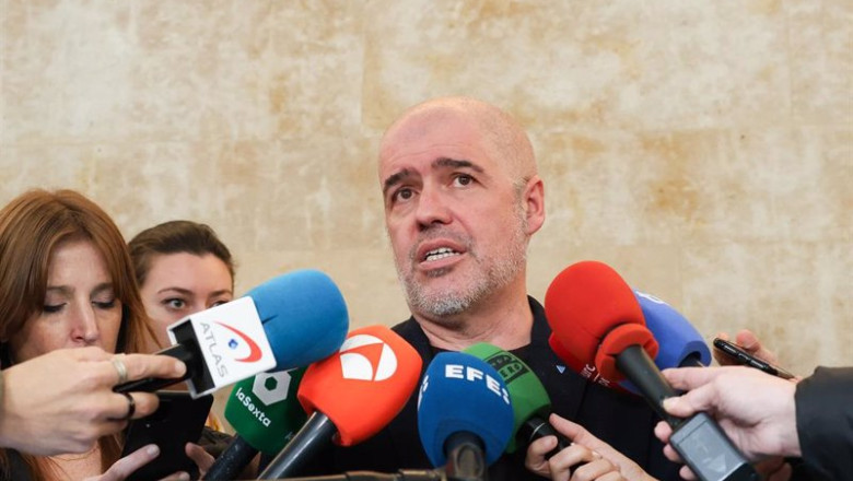 ep el secretario general de ccoo unai sordo atiende a los medios tras su reunion con la ministra ep el secretario general de ccoo unai sordo atiende a los medios tras su reunion con la ministra