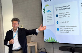 ep el vicepresidente de commerce cloud de salesforce iberia enrique mazon durante la presentacion de ep el vicepresidente de commerce cloud de salesforce iberia enrique mazon durante la presentacion de