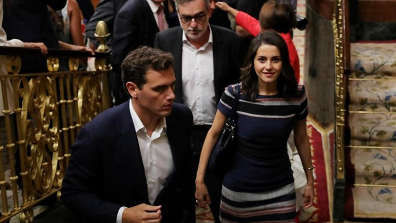 (i-d) El presidente de Ciudadanos, Albert Rivera, el secretario general de Ciudadanos José Manuel Villegas y la portavoz de Ciudadanos en el Congreso, Inés Arrimadas, abandonan el Pleno extraordinario en el Congreso que ha tratado la gestión del 'Open Arm | Jesús Hellín - Europa Press ep i-d el presidente de ciudadanos albert rivera el secretario general de ciudadanos jose manuel