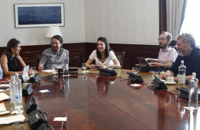 ep i-d siguiendodireccionreloj la diputada gallegaen comun-unidas podemos yolanda diaz secretario generalunidas podemos pablo iglesias la portavoz parlamentariaunidas podemos irene montero secretarioorganizacionpode