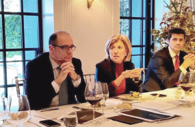 ep la presidenta de faconauto marta blazquez junto al director general jose ignacio moya y al
