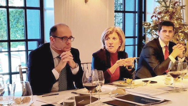 ep la presidenta de faconauto marta blazquez junto al director general jose ignacio moya y al