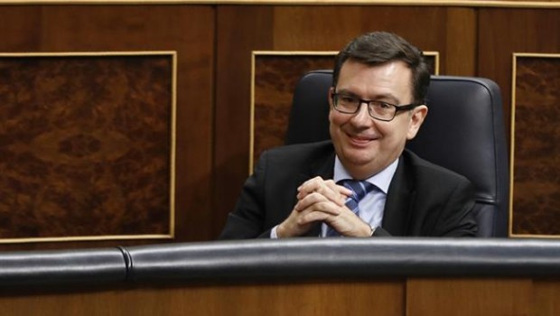 El exministro de Economía Román Escolano. | EUROPA PRESS - Archivo ep nuevo ministroeconomia roman escolano enplenocongreso 20180403194101
