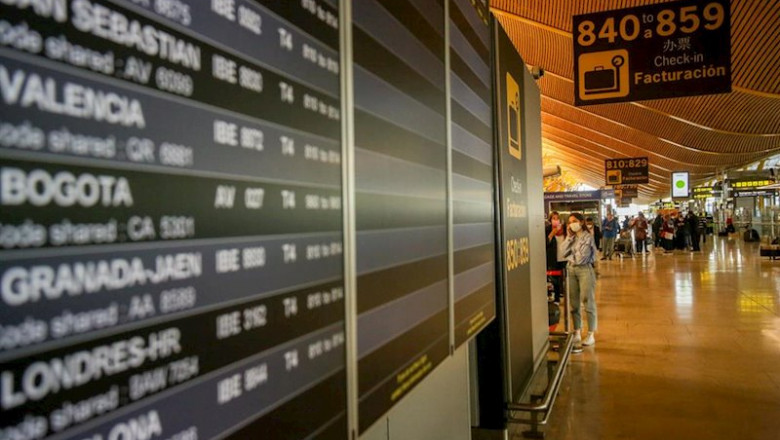 ep paneles luminosos de la informacion de los vuelos en el aeropuerto adolfo suarez madrid-barajas