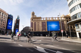 ep varias personas realizan deporte en la calle gran via de madrid en el segundo dia de
