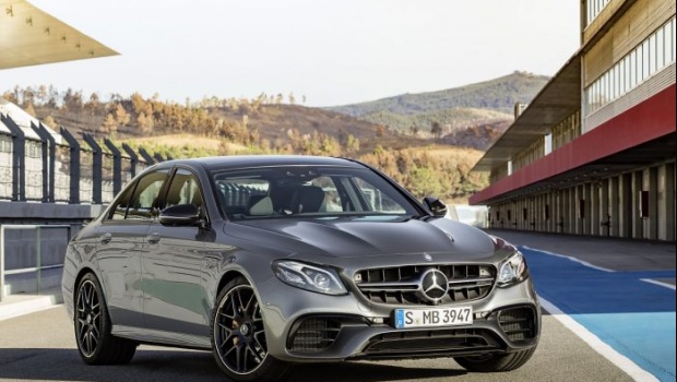 ap-20465-bild00_neuvorstellung_mercedes_amg_e_63_s_4matic-jpg-700x466