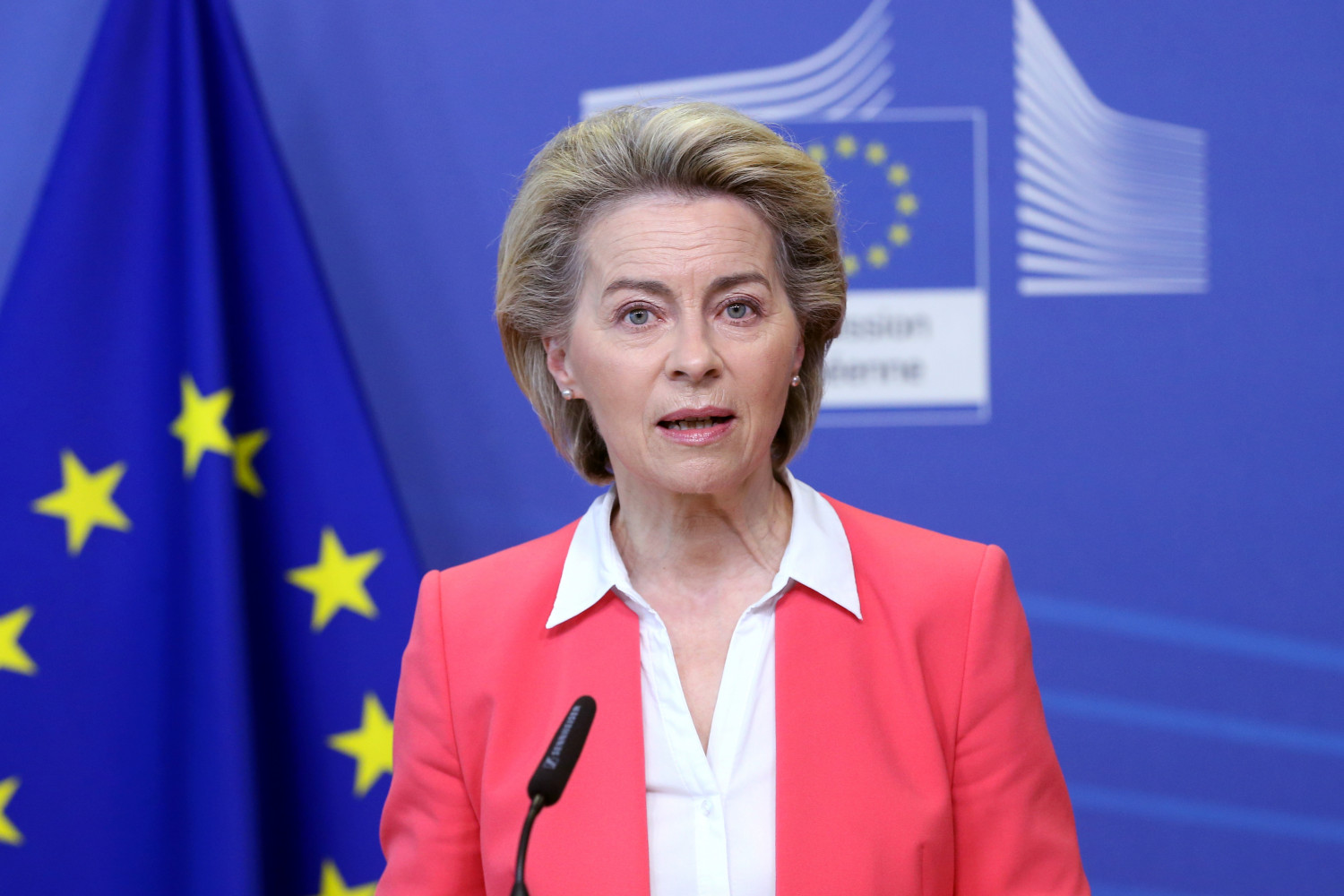 coronavirus nouvel accord de l ue avec pfizer immunite collective esperee en juillet annonce von der leyen 