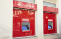 ep archivo   cajeros de una oficina del banco santander a 29 de septiembre de 2024 en madrid espana