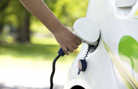 ep archivo   el gobierno instala 14 puntos de recarga de vehiculos electricos en la estacion de tren