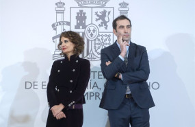 ep archivo   la ministra de hacienda maria jesus montero junto al nuevo ministro de economia