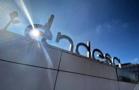 ep archivo   puerta de acceso de la sede de endesa en la calle de la ribera del loira madrid espana 20230704132603