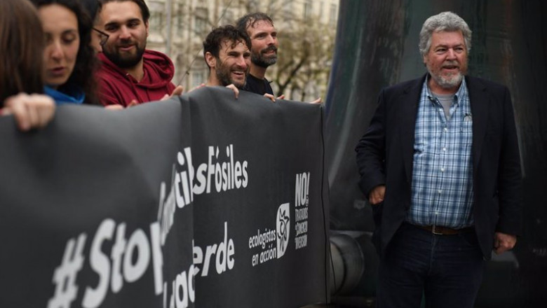 El diputado de Unidas Podemos en el Congreso de los Diputados Juan López de Uralde, frente al Congreso, en una imagen de archivo | Fernando Sánchez - Europa Press ep el diputado de unidas podemos en el congreso de los diputados juan lopez de uralde frente al