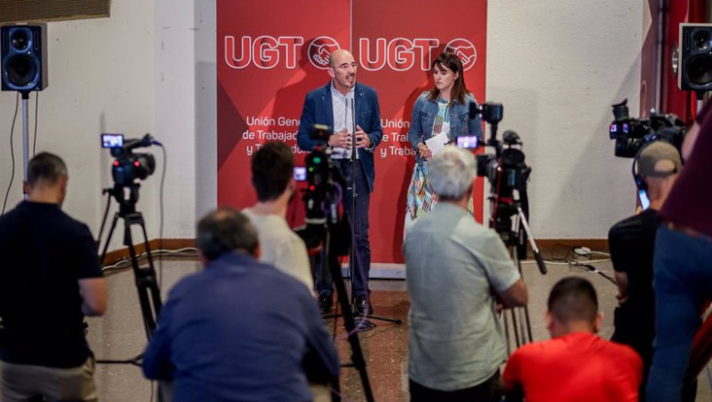 ep el vicesecretario general de politica sindical de ugt fernando lujan y la secretaria de politica ep el vicesecretario general de politica sindical de ugt fernando lujan y la secretaria de politica