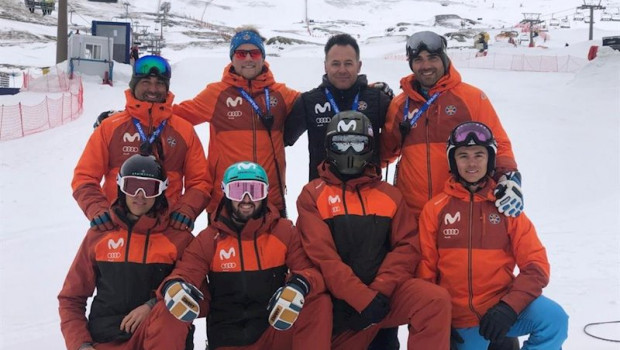 ep esquipo espanol que disputara la copa del mundo de snowboard en sierra sevada