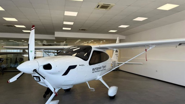 ep european flyers recibe la primera de las 12 aeronaves tecnam p2010 tdi para renovar su flota de