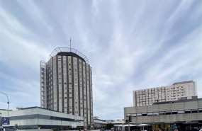 ep fachada y zonas exteriores del hospital de la paz de madrid donde se ha habilitado un espacio