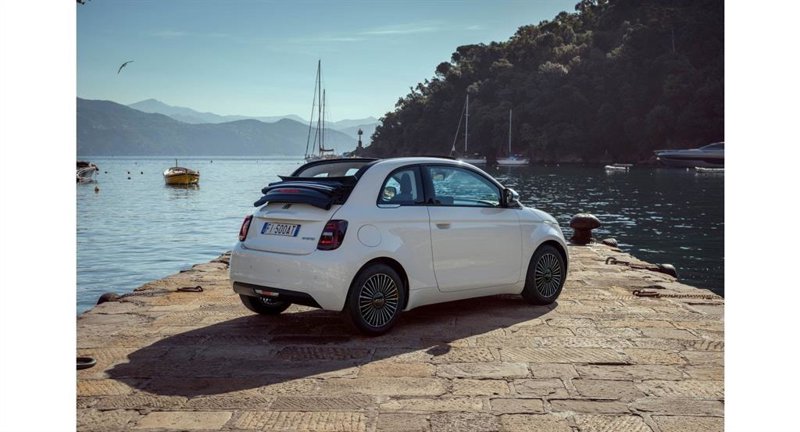 ep fiat landza el 500 dolcevita el descapotable hibrido exclusivo que evoca la costa italiana