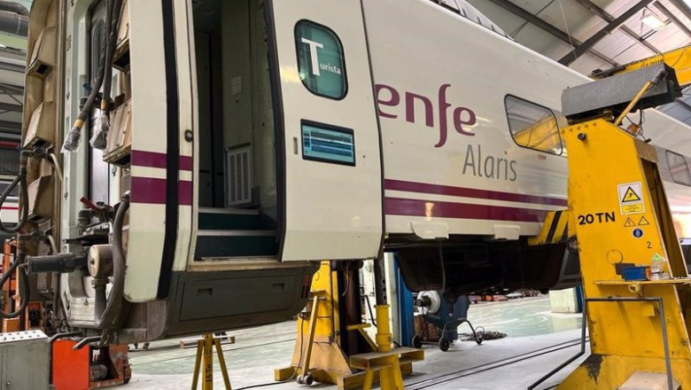 ep imagen de las remodelaciones que esta llevando a cabo renfe en su base de mantenimiento integral ep imagen de las remodelaciones que esta llevando a cabo renfe en su base de mantenimiento integral