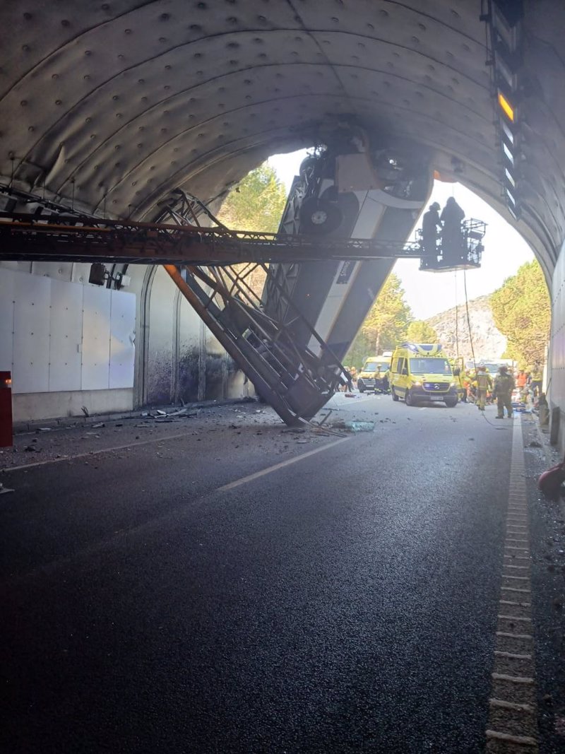 Un bus de Inditex sufre un accidente en Barcelona: hay tres heridos críticos y 22 graves