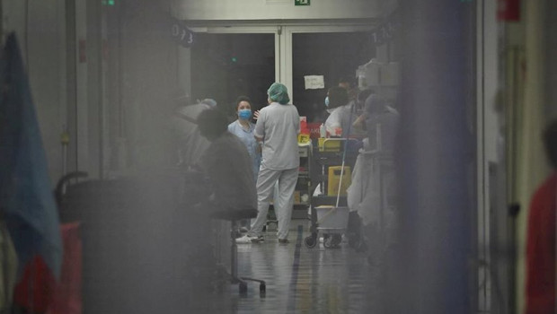 ep interior del edificio de urgencias del complejo hospitalario de navarra durante la cuarta semana