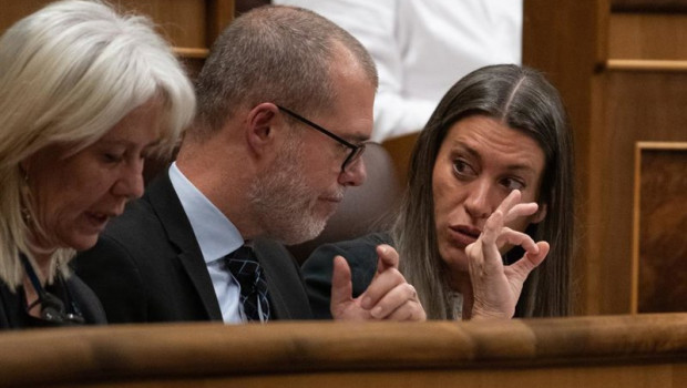 ep la portavoz de junts en el congreso miriam nogueras junto a sus companeros de escano