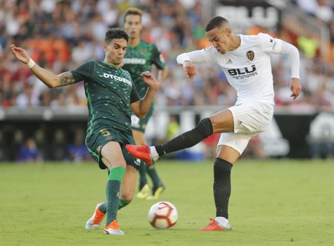 Marc Bartra y Rodrigo pelean en un Valencia - Betis | LALIGA ep marc bartrarodrigo peleanun valencia - betis