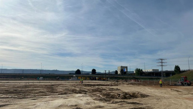 ep operarios en un descampado