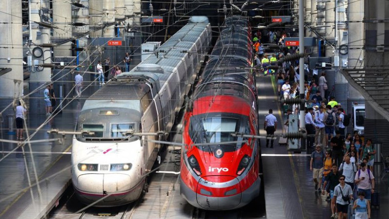 Pasajeros en la estación Puerta de Atocha - Almudena Grandes | Marta Fernández - Europa Press ep pasajeros en la estacion puerta de atocha almudena grandes