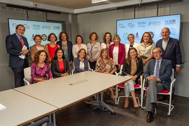 ep representantes de todas las sociedades y asociaciones que respaldan el proyecto