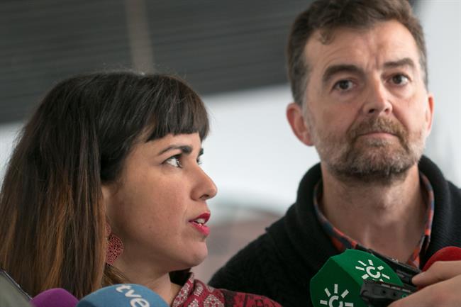 Teresa Rodríguez y Antonio Maíllo ante los medios | EUROPA PRESS ep teresa rodriguezantonio maillolos medios