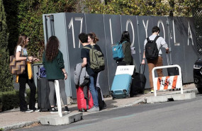 ep universitarios abandonan un colegio mayor de madrid tras la suspension de las clases por el