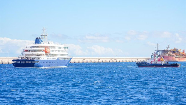 ep vista del crucero mv hondius atracado en el puerto de granadilla antes de poner rumbo a paises