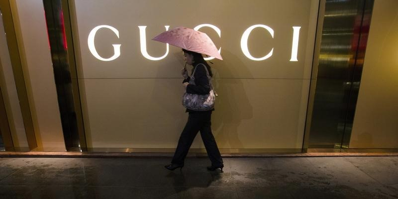 Los clientes de Gucci ya pueden comprar productos con ApeCoin (APE) en EEUU