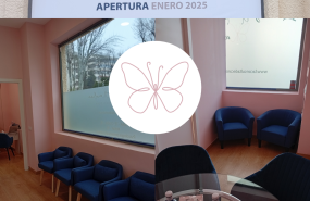 post instagram horario de atencin en navidad moderno rojo 2