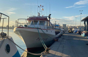 ep archivo   barco pesquero amarrado en puerto