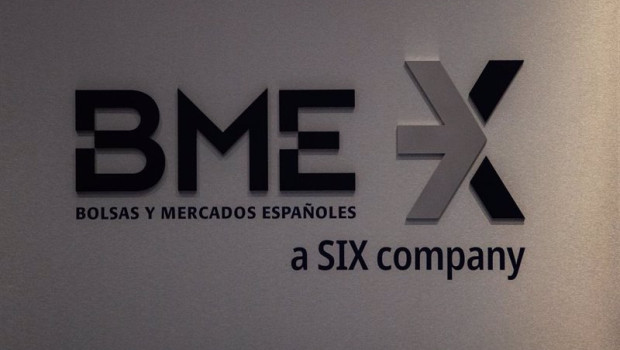 ep archivo   cartel del instituto bme en la inauguracion de la vi edicion del club financiero