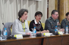 ep beatriz gimeno izquierda de la imagen junto a la directora general de la guardia civil maria