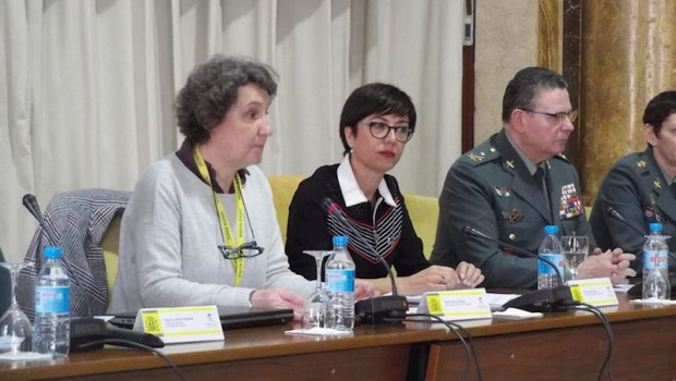ep beatriz gimeno izquierda de la imagen junto a la directora general de la guardia civil maria