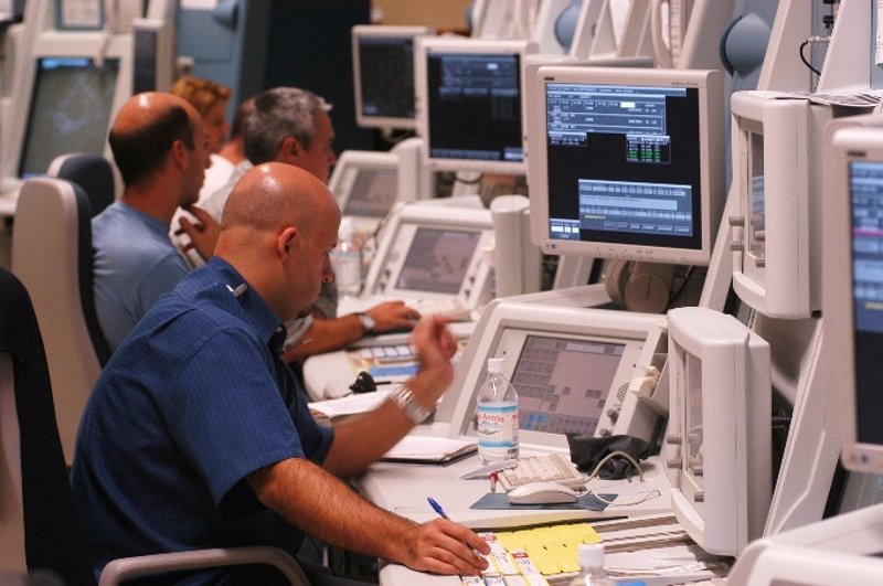 Enaire gestiona un 71,5% menos de vuelos en enero y febrero por el Covid-19