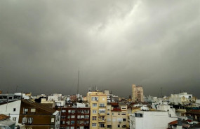 ep cielo nublado en valencia imagen de archivo